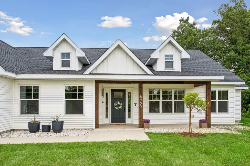 18952 247th Avenue NW Big Lake MN 55309