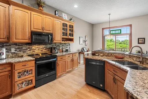 5217 107th Avenue N Brooklyn Park MN 55443