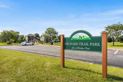 5217 107th Avenue N Brooklyn Park MN 55443