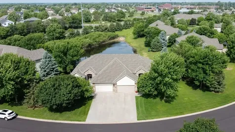 5217 107th Avenue N Brooklyn Park MN 55443