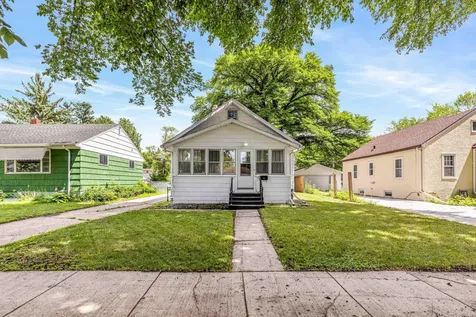 1513 11th Street N Fargo ND 58102