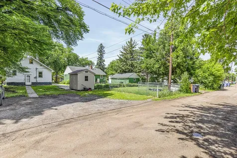 1513 11th Street N Fargo ND 58102