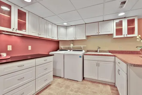 8264 Kingslee Road Bloomington MN 55438