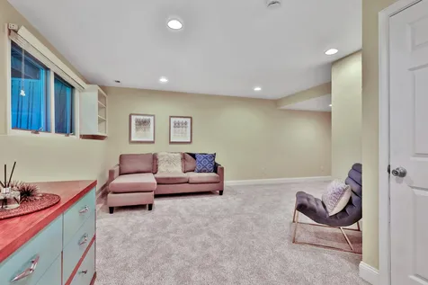 8264 Kingslee Road Bloomington MN 55438