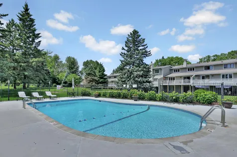 8264 Kingslee Road Bloomington MN 55438