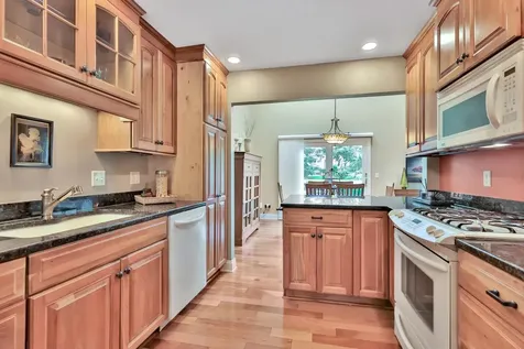 8264 Kingslee Road Bloomington MN 55438