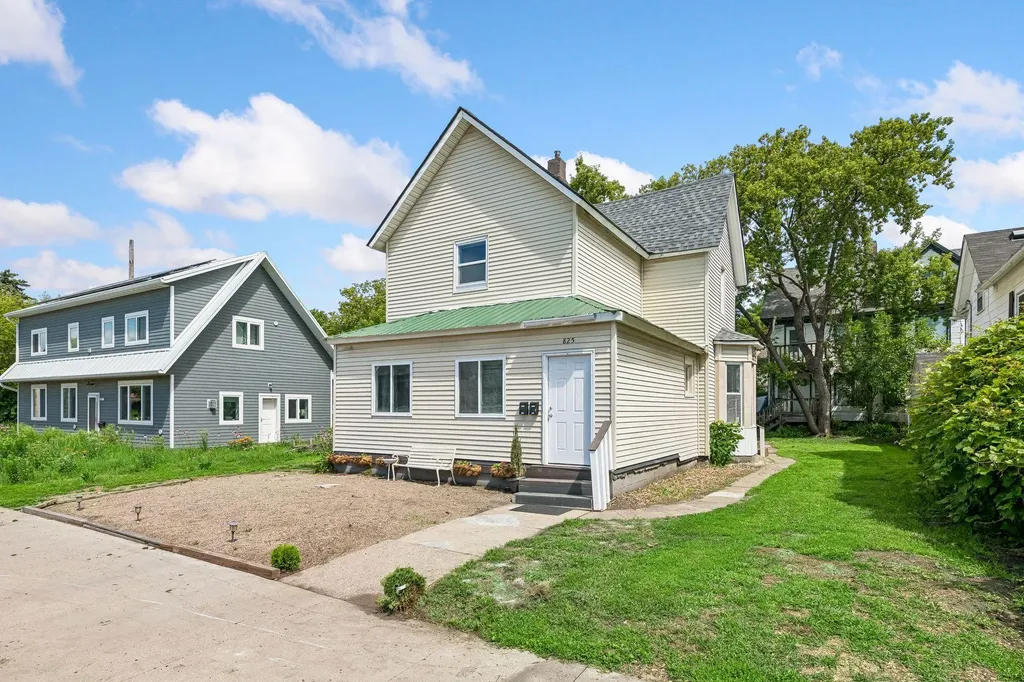 825 18th Avenue NE Minneapolis MN 55418