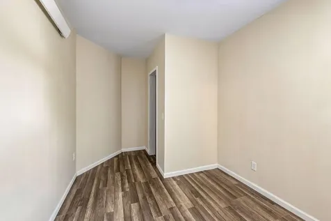825 18th Avenue NE Minneapolis MN 55418