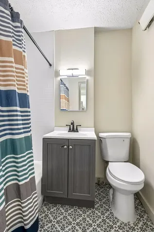 825 18th Avenue NE Minneapolis MN 55418
