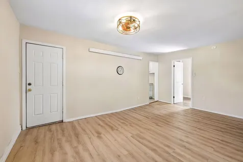 825 18th Avenue NE Minneapolis MN 55418