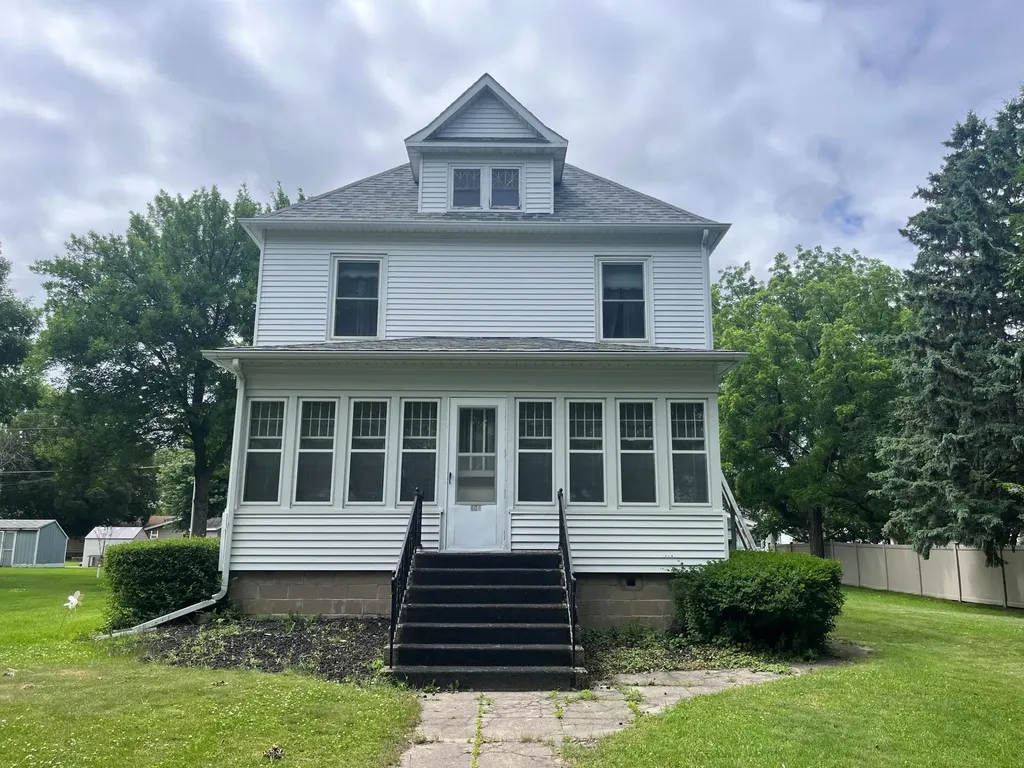408 1st Avenue SW Hankinson ND 58041