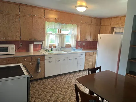 408 1st Avenue SW Hankinson ND 58041