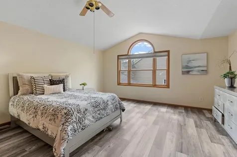 547 Abbey Way Mendota Heights MN 55120