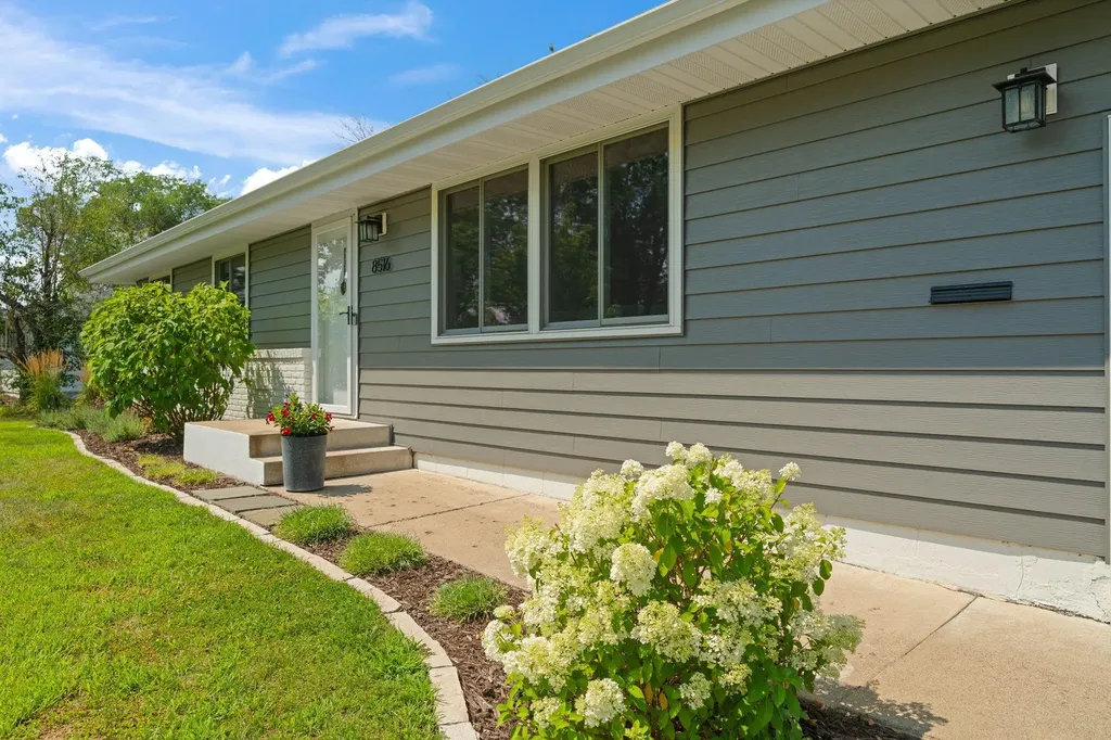 8516 Rich Avenue S Bloomington MN 55437