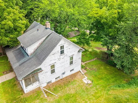 213 4th St W Carver MN 55315