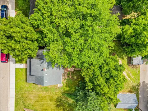 213 4th St W Carver MN 55315
