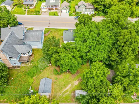 213 4th St W Carver MN 55315