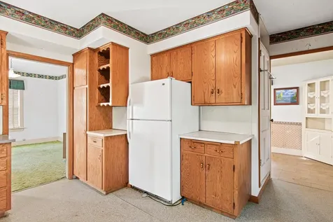 213 4th St W Carver MN 55315