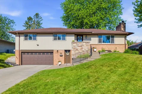 3404 Skycroft Drive Saint Anthony MN 55418