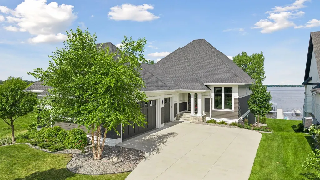 161 Lakeshore Circle Waconia MN 55387