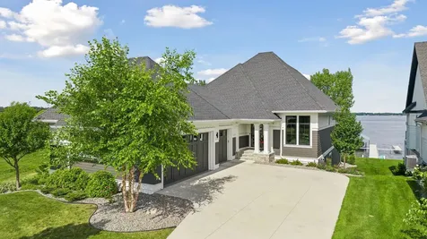 161 Lakeshore Circle Waconia MN 55387