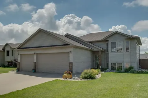 1087 Parkway Lane West Fargo ND 58078