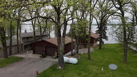 4412 189th Avenue NW New London MN 56273