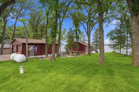 4412 189th Avenue NW New London MN 56273