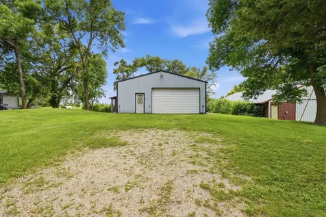 4412 189th Avenue NW New London MN 56273