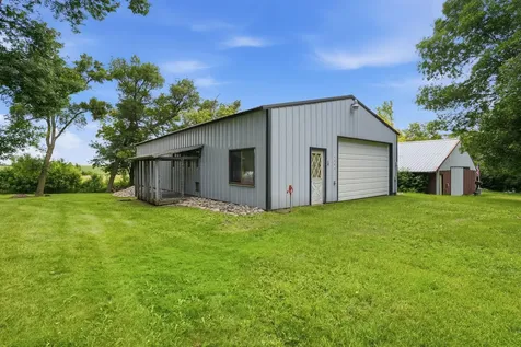 4412 189th Avenue NW New London MN 56273