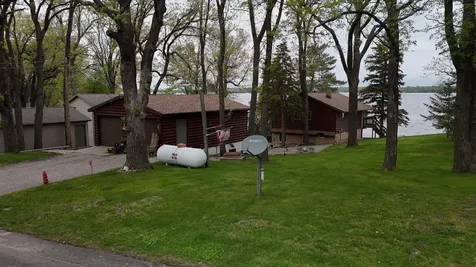 4412 189th Avenue NW New London MN 56273