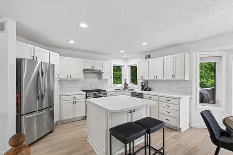 932 E Orchard Street Belle Plaine MN 56011