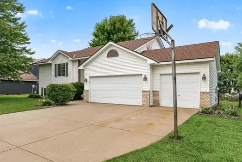 932 E Orchard Street Belle Plaine MN 56011