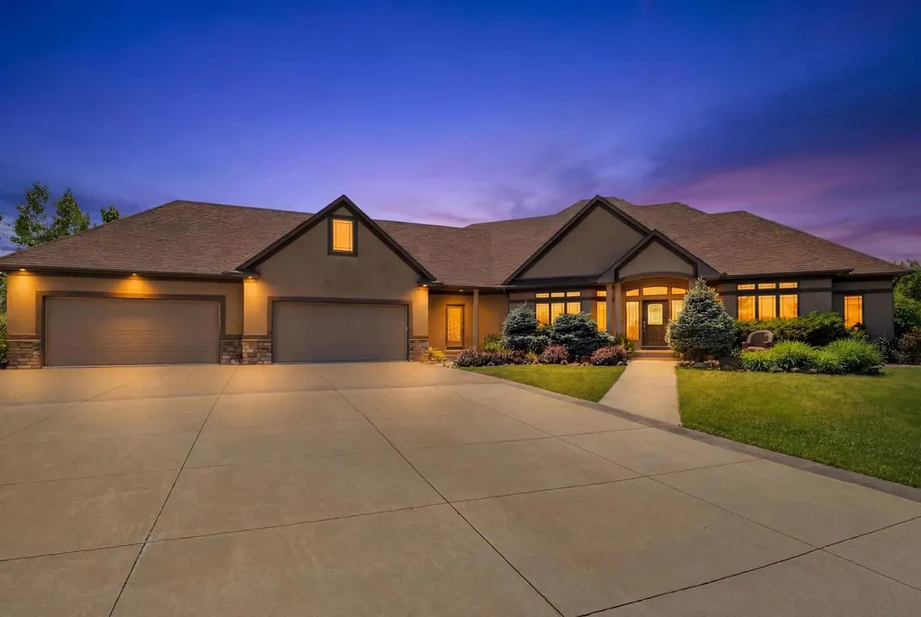22720 Sweeney Lane Lakeville MN 55044
