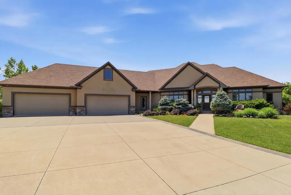 22720 Sweeney Lane Lakeville MN 55044