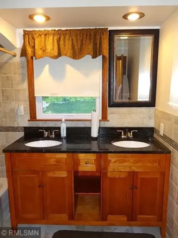 1627 Deerwood Drive South Saint Paul MN 55075