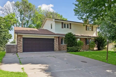 9116 34 1/2 Avenue N New Hope MN 55427