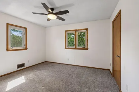 9116 34 1/2 Avenue N New Hope MN 55427