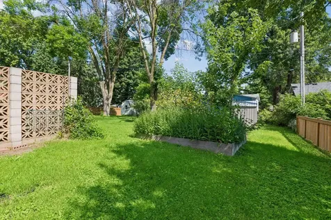 9116 34 1/2 Avenue N New Hope MN 55427