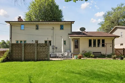 9116 34 1/2 Avenue N New Hope MN 55427