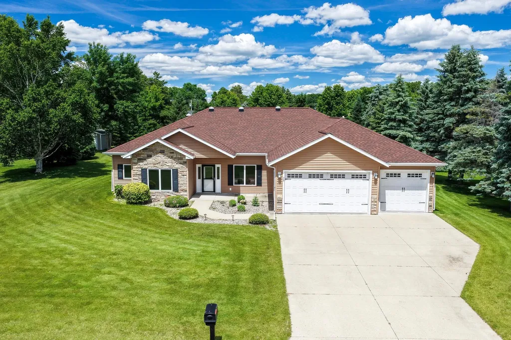 750 Lake Forest Circle Detroit Lakes MN 56501