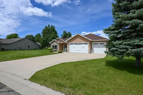 750 Lake Forest Circle Detroit Lakes MN 56501