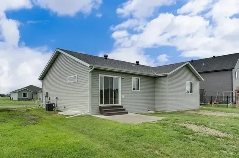 10126 Burgundy Drive Horace ND 58047