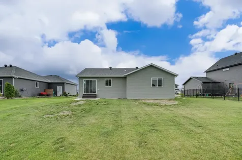 10126 Burgundy Drive Horace ND 58047