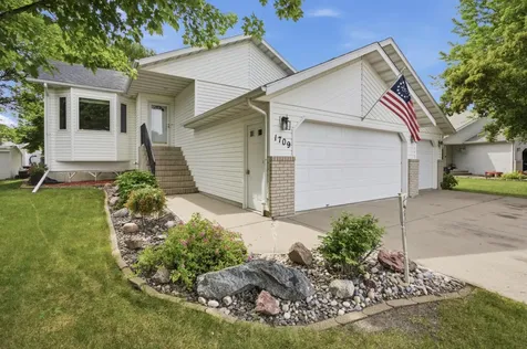 1709 33 1/2 Street S Moorhead MN 56560