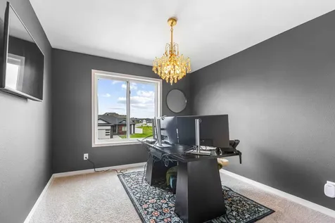 4212 Pine Parkway S Fargo ND 58104