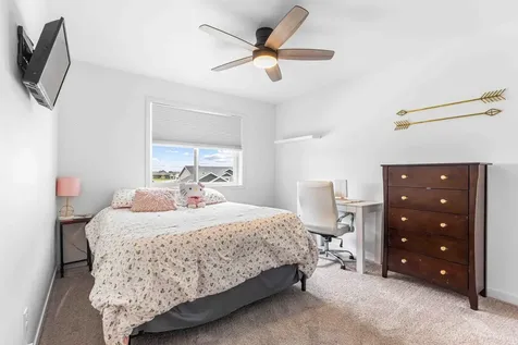 4212 Pine Parkway S Fargo ND 58104
