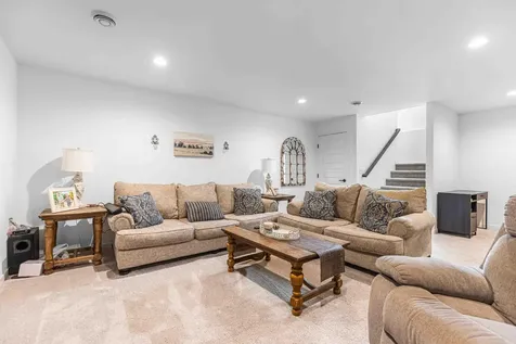 4212 Pine Parkway S Fargo ND 58104