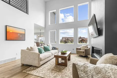 4212 Pine Parkway S Fargo ND 58104