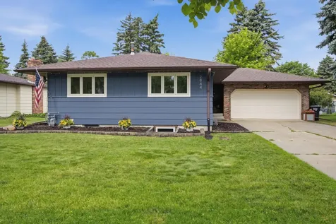 2844 Hickory Street N Fargo ND 58102